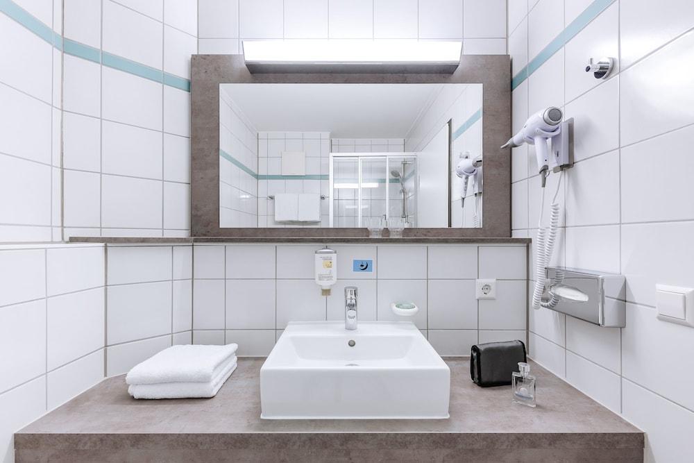 Ibis Styles Filderstadt Stuttgart Messe Esterno foto
