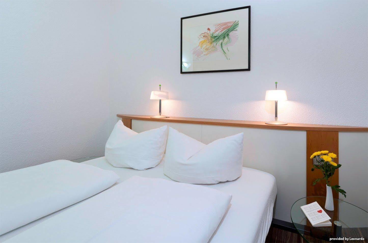 Ibis Styles Filderstadt Stuttgart Messe Camera foto